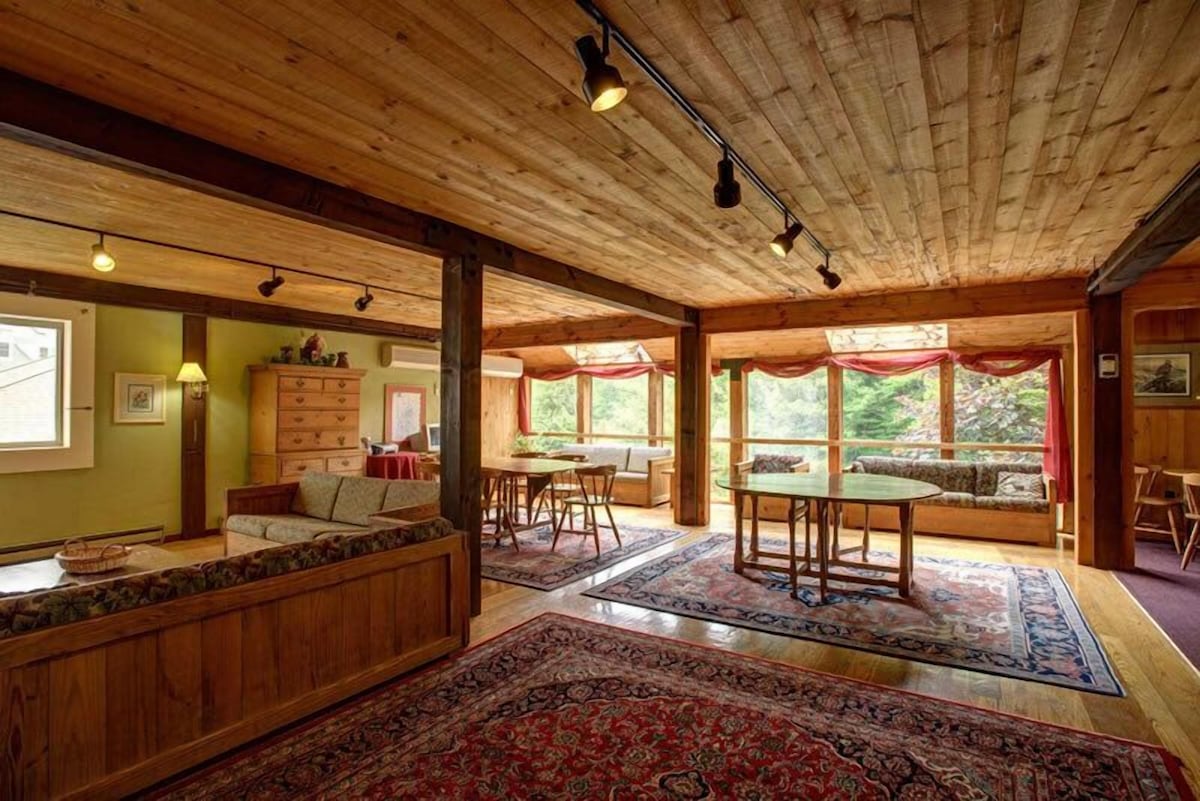 Snowy Owl Inn Guest Room